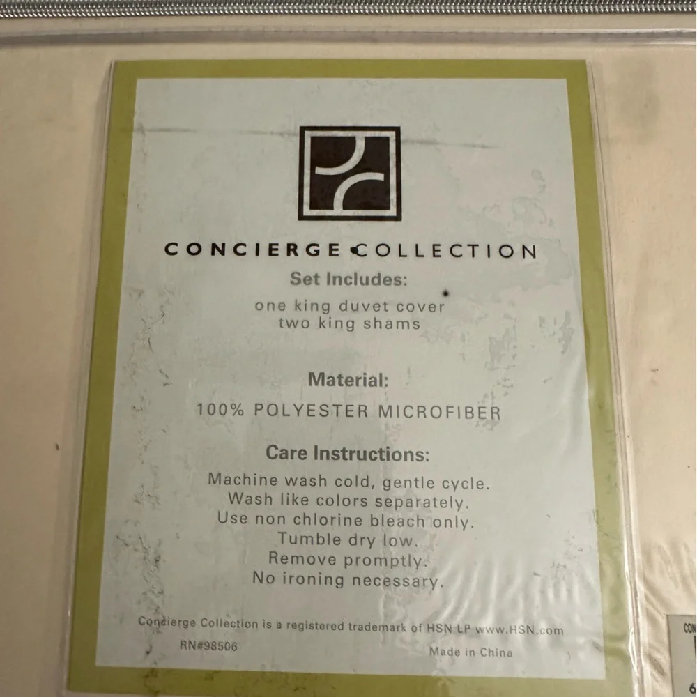 NEW Concierge Collection KING Microfiber Duvet Set